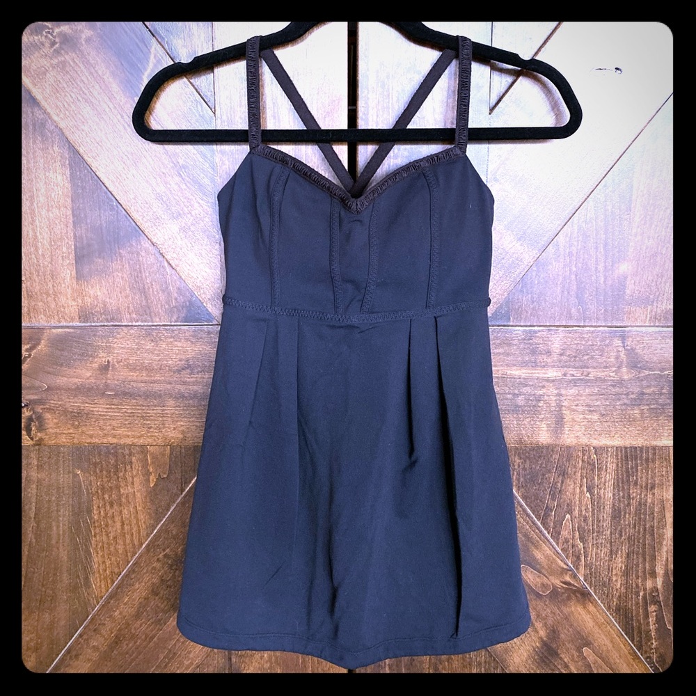 Lululemon tank top. Size 6. Black